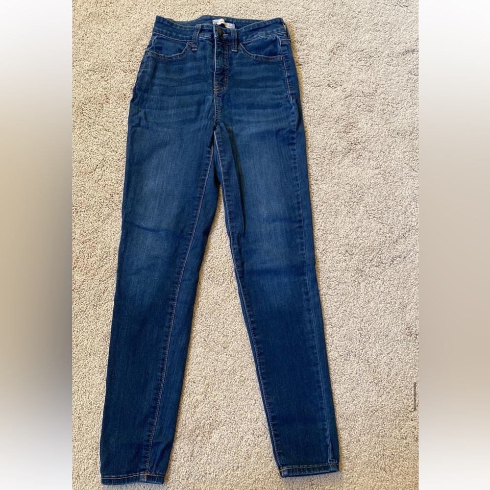Juniors blue jeans